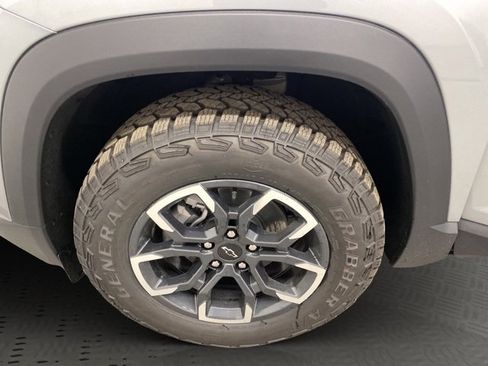 New 2026 Chevrolet Equinox ACTIV w/ Convenience Package III image 14