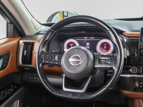 Used 2023 Nissan Pathfinder Platinum image 12