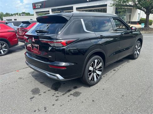 New 2025 Mitsubishi Outlander SEL image 3