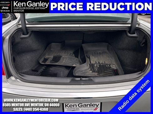 Used 2019 Chrysler 300 Touring w/ Driver Convenience Group image 21