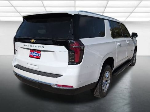 New 2026 Chevrolet Suburban LS image 33