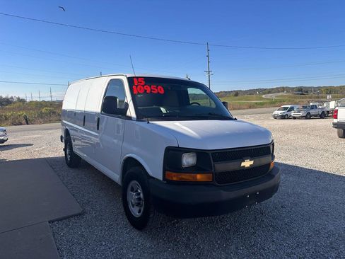 Used 2015 Chevrolet Express 2500 RWD image 4