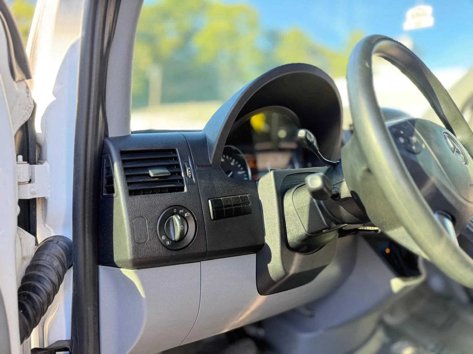 Used 2014 Mercedes-Benz Sprinter 2500 image 24