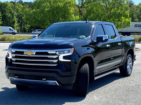 New 2025 Chevrolet Silverado 1500 High Country AWD/4WD image 3
