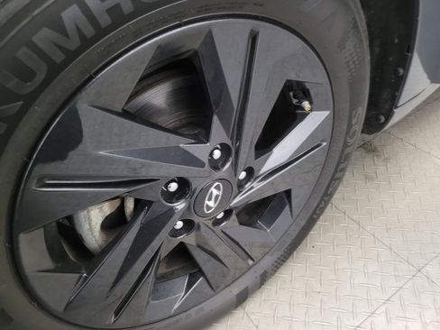 Used 2023 Hyundai Elantra Blue image 31