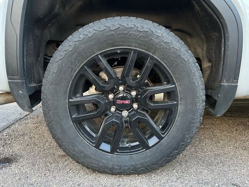 Used 2024 GMC Sierra 1500 Elevation w/ LPO, Elevation Black Package AWD/4WD image 6