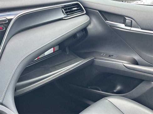 Used 2023 Toyota Camry SE image 33