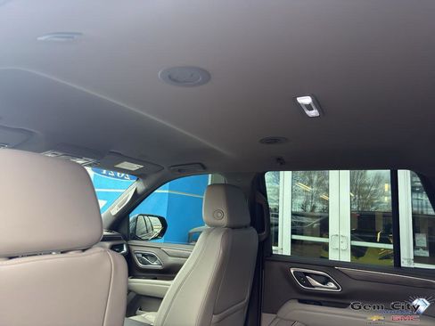 Used 2021 Chevrolet Tahoe Z71 w/ Luxury Package AWD/4WD image 14