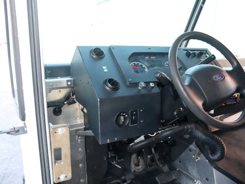 Used 2016 Ford E-350 and Econoline 350 Super Duty w/ A/C Prep Package image 17