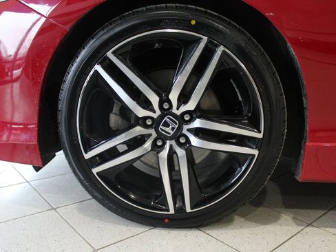 Used 2017 Honda Accord Sport image 9