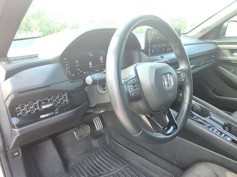 Used 2024 Honda Accord Sport image 11