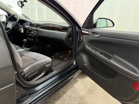 Used 2013 Chevrolet Impala LT w/ LT Sunroof Package image 22