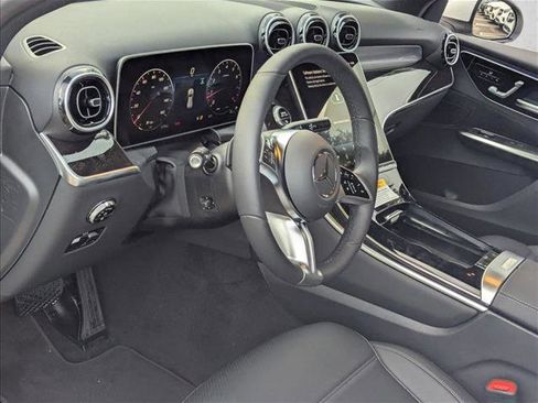 Used 2026 Mercedes-Benz GLC 300 GLC 300 image 3