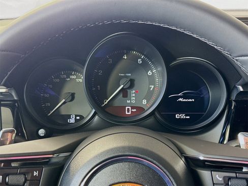 Used 2025 Porsche Macan image 20