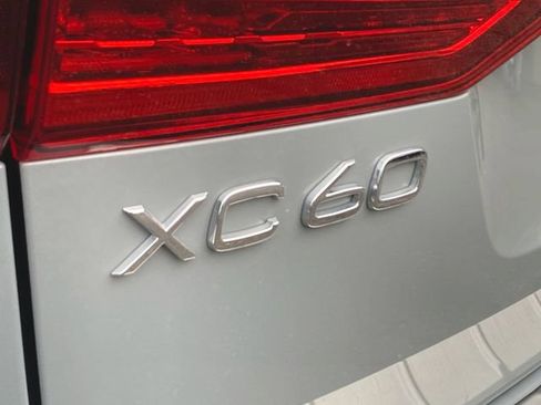 Used 2025 Volvo XC60 B5 Plus w/ Protection Package Premier AWD/4WD image 32