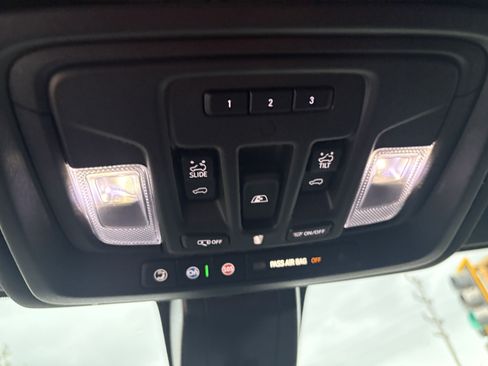 Used 2022 GMC Sierra 2500 AT4 w/ AT4 Premium Plus Package AWD/4WD image 12