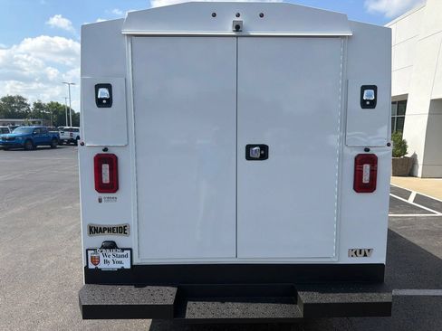 New 2027 Ford E-350 and Econoline 350 Super Duty w/ Power Equipment Group RWD image 4
