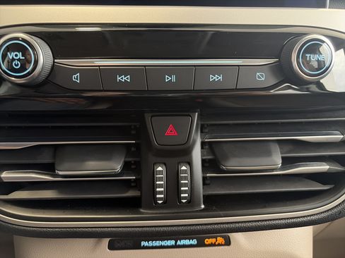 Used 2022 Ford Escape SE w/ SE Sport Appearance Package FWD image 22