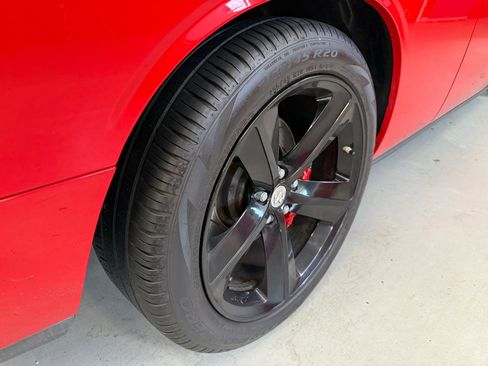 Used 2010 Dodge Challenger SRT8 w/ SRT Option Group II image 9