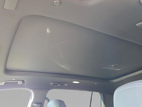 New 2026 Chevrolet Traverse LT w/ Sun and Wheel Package image 18