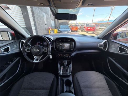 Used 2020 Kia Soul LX FWD image 13