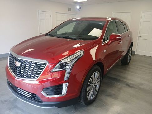 Certified 2025 Cadillac XT5 Premium Luxury w/ Technology Package AWD/4WD image 4