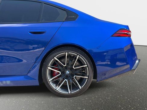 Used 2025 BMW M5 w/ Carbon Package AWD/4WD image 15