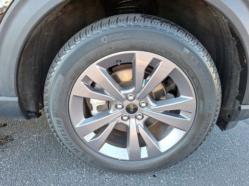 Certified 2022 Ford Explorer XLT w/ Equipment Group 202A image 8