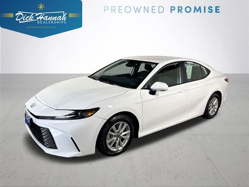 Used 2025 Toyota Camry LE image 1