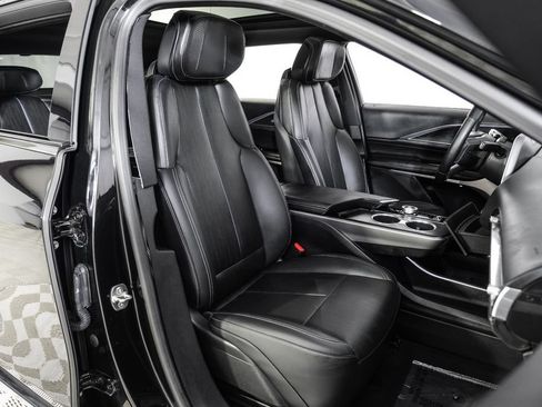 Used 2024 Cadillac Lyriq Sport RWD image 32