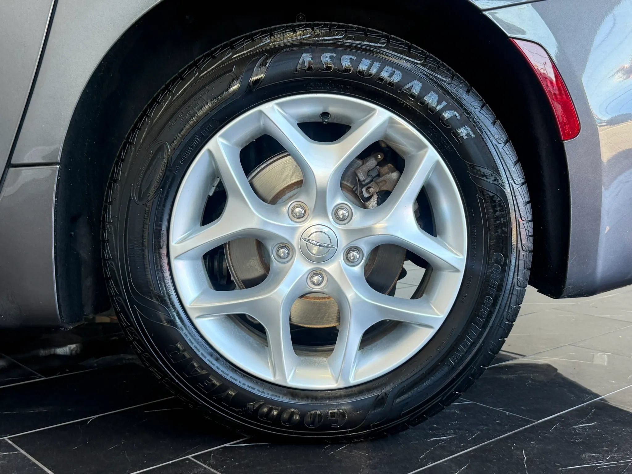 Used 2018 Chrysler Pacifica Touring Plus w/ Tire & Wheel Group FWD image 60