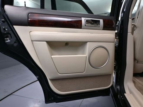 Used 2003 Lincoln Navigator Luxury image 34