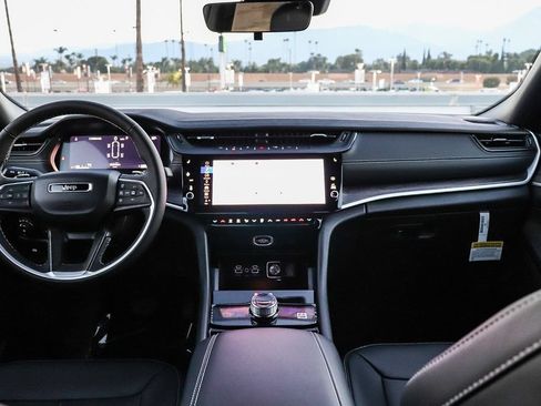 New 2026 Jeep Grand Cherokee L Limited RWD image 15