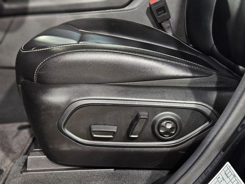 Used 2024 Jeep Grand Cherokee Limited image 23