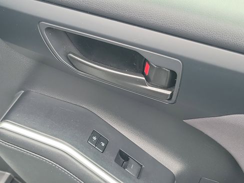 Certified 2024 Toyota Highlander LE image 32