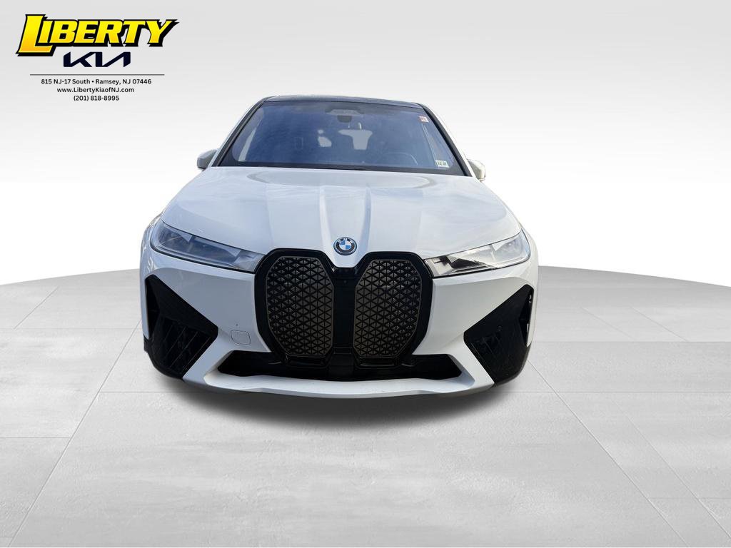 Used 2023 BMW iX xDrive50 w/ Premium Package AWD/4WD image 2