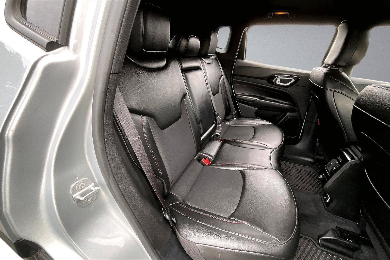 Used 2025 Jeep Compass Trailhawk AWD/4WD image 26