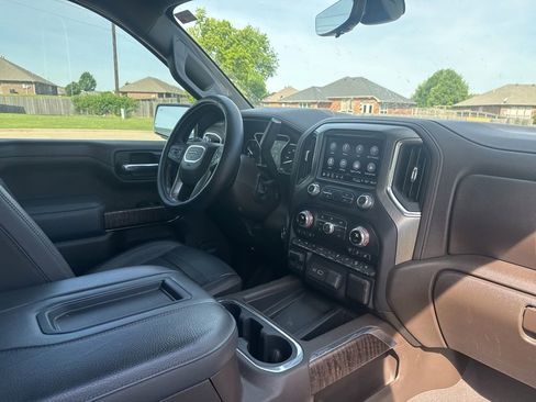 Used 2021 GMC Sierra 1500 Denali w/ Denali Ultimate Package AWD/4WD image 9
