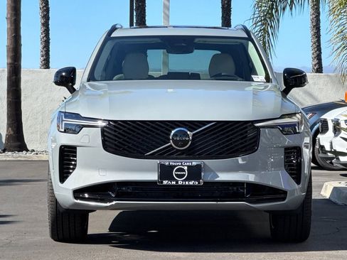 New 2026 Volvo XC90 B6 Ultra image 8
