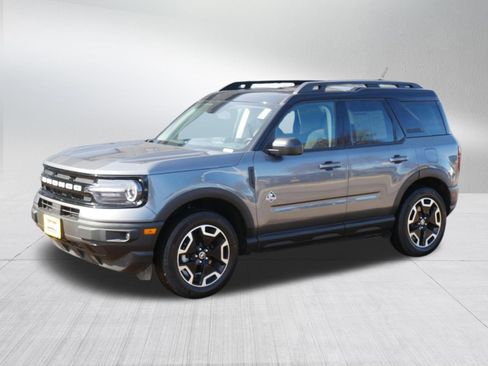 Used 2024 Ford Bronco Sport Outer Banks w/ Tech Package image 3