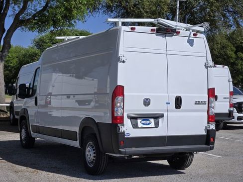 New 2024 RAM ProMaster 2500 w/ Safety Group FWD image 3