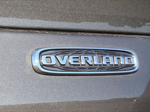 Used 2023 Jeep Grand Cherokee Overland AWD/4WD image 31