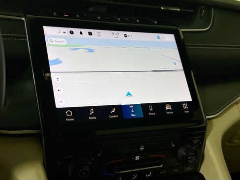 Used 2023 Jeep Grand Cherokee L Limited image 13