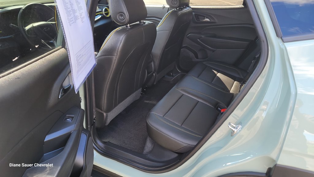 Used 2024 Chevrolet Trax ACTIV w/ Driver Confidence Package FWD image 24