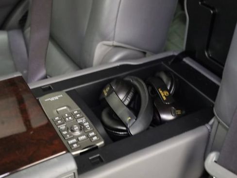 Used 2009 Lexus LX 570 4WD image 33