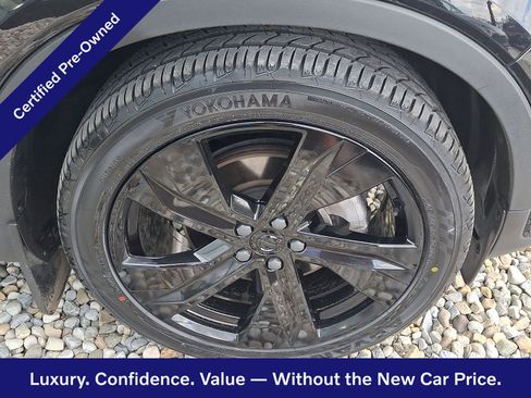 Certified 2023 Volvo XC40 B5 Plus w/ Driver Assist Package AWD/4WD image 9
