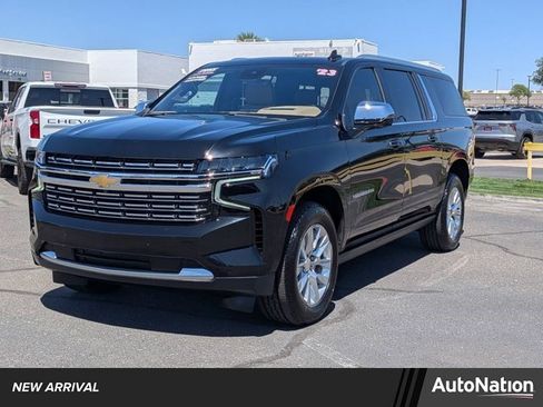 Used 2023 Chevrolet Suburban Premier AWD/4WD image 1