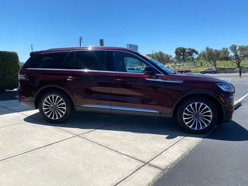 Used 2022 Lincoln Aviator Reserve w/ Equipment Group 201A image 10