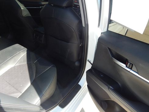 Used 2020 Toyota Camry XSE image 18