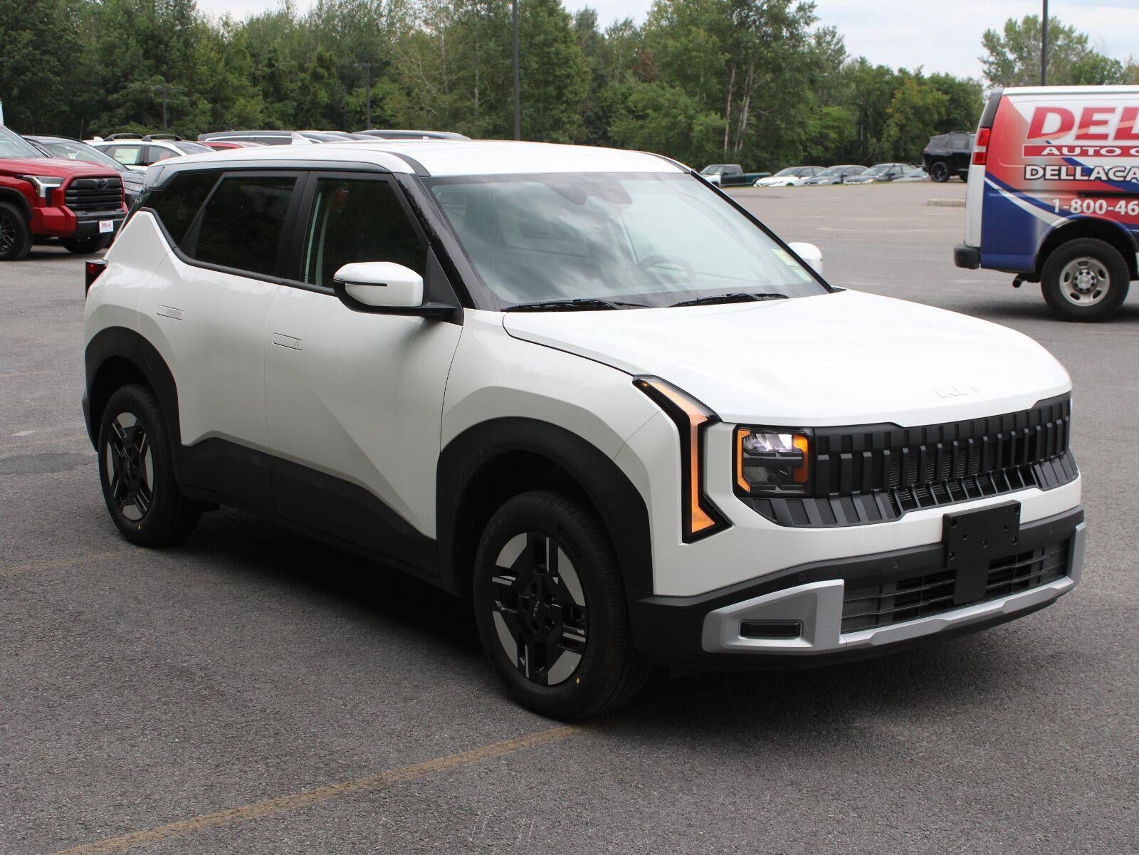New 2027 Kia Seltos LX AWD/4WD image 3